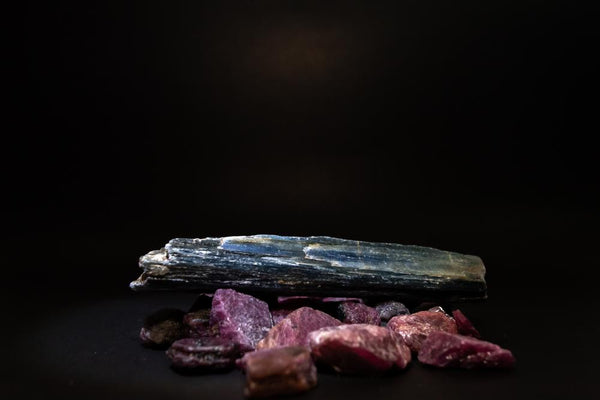 Black Kyanite Meaning And Spiritual Properties