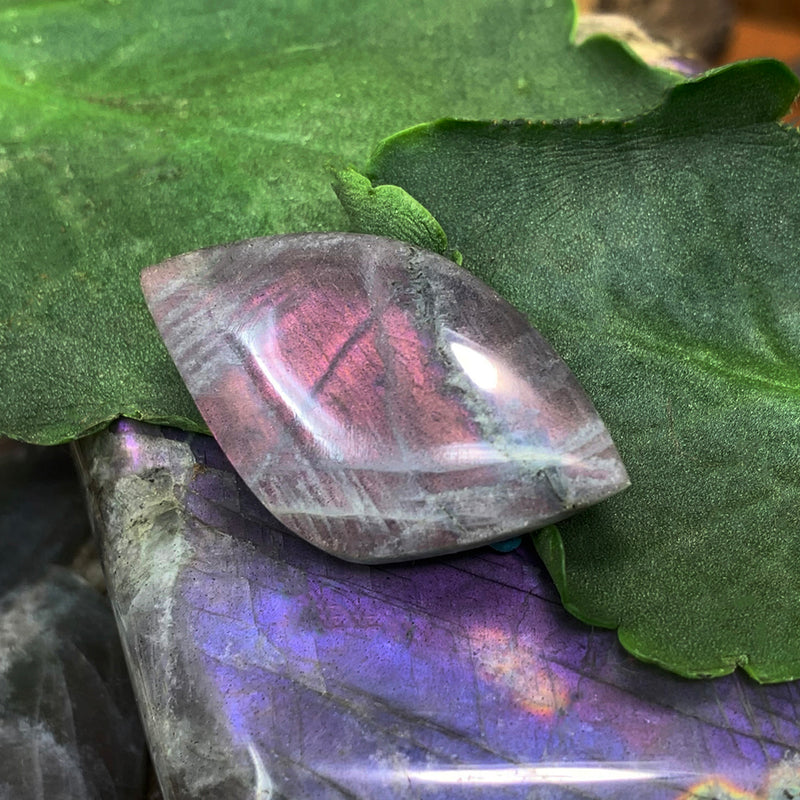 labradorita cabochão