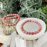 Bracelet Mala en Rhodonite rose avec pochette en velours