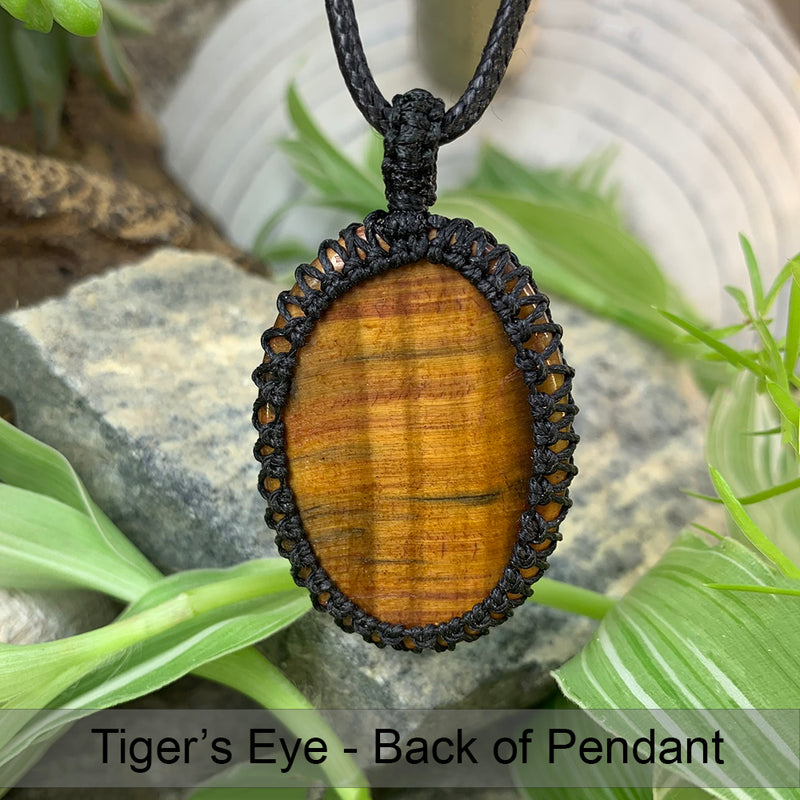 Κρεμαστό κολιέ Tiger's Eye Macrame